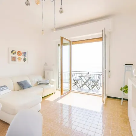 Apartment Seafront-smart Working Bergeggi