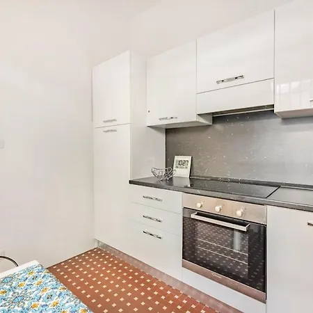 Seafront-smart Working Apartment Bergeggi