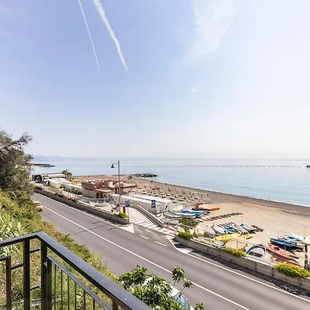 Seafront-smart Working Apartment