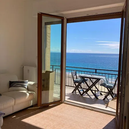 Apartment Seafront-smart Working